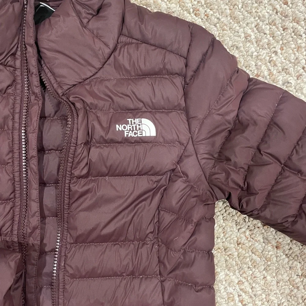 North Face Women's Purple Jacket - Picture 2 of 4